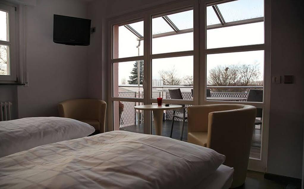 Landgut Schill Hotell Osthofen Eksteriør bilde